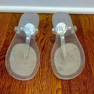 Karl Lagerfeld Paris
Wylda clear sandal size 7